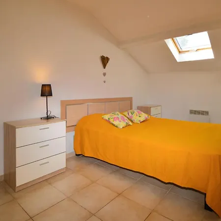 Lovely In Sta Maria Poggio شقة